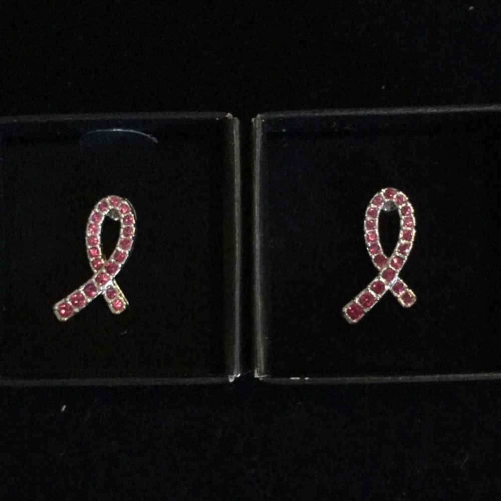 Avon Breast Cancer Crusade Pin (2)
